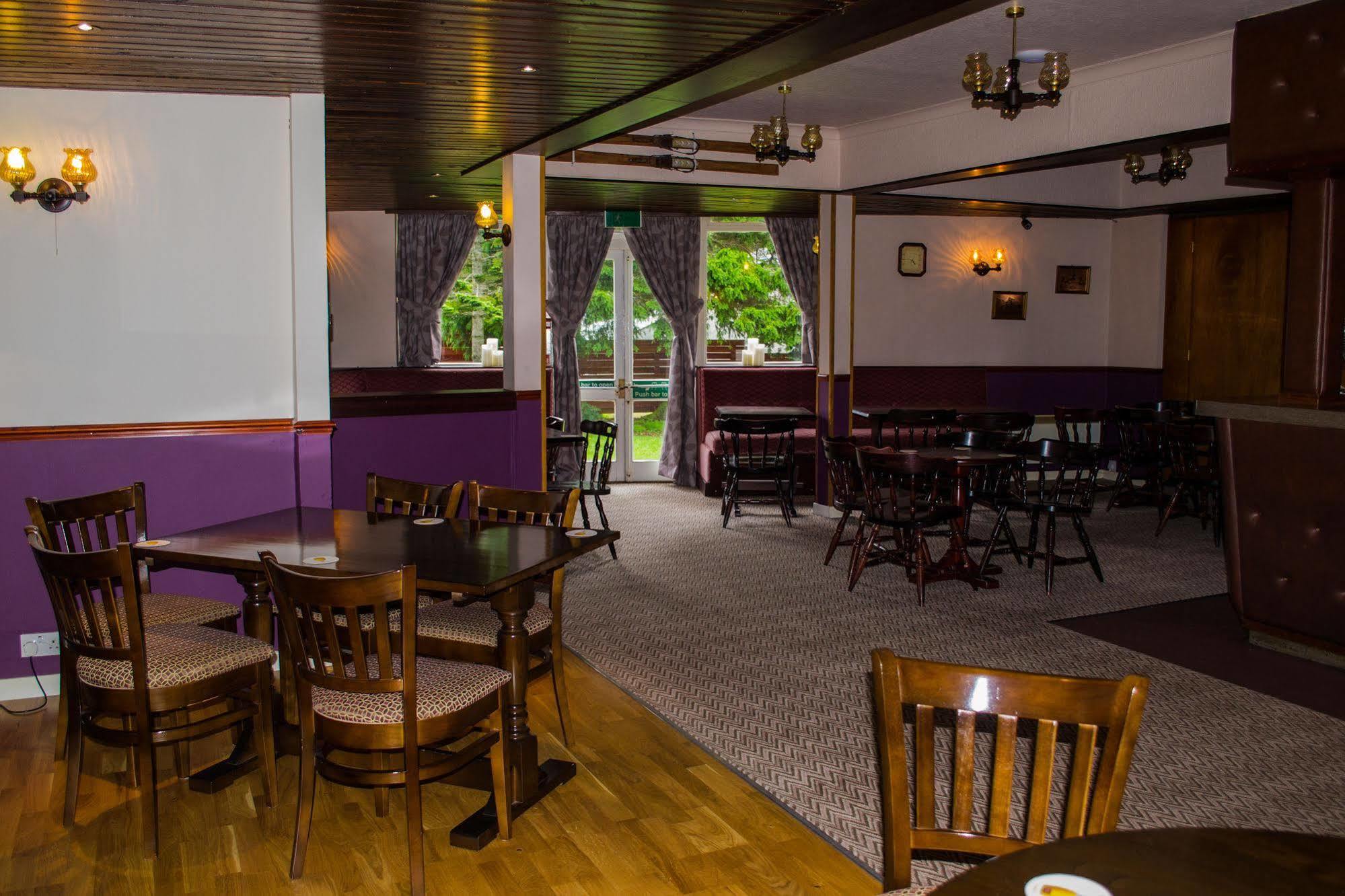 Highlander Hotel 'A Bespoke Hotel' Ньютонмор Экстерьер фото